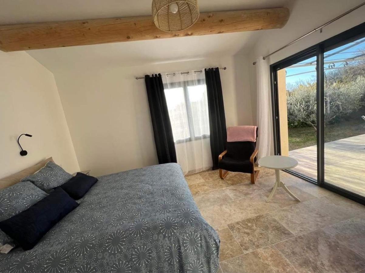 Appartement Calme Et Lumineux Paradou Exteriör bild